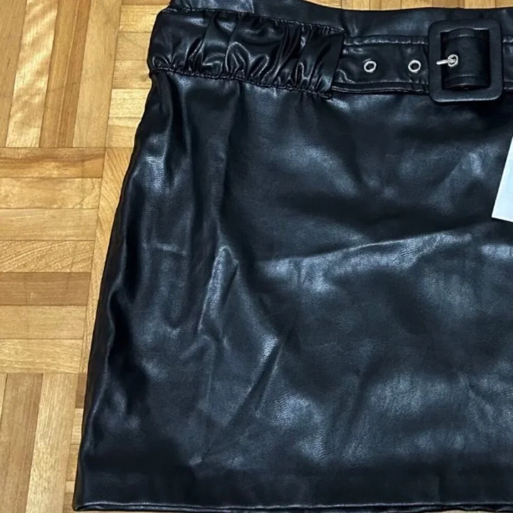 ZARA Black faux leather mini skirt from SIZE S 2220/723/800